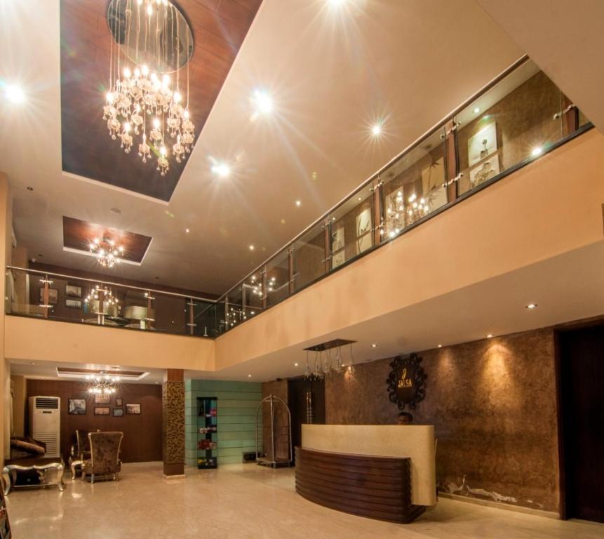 Jalsa Hotel & Banquets,印多尔 外观 照片