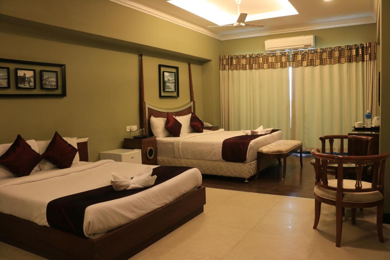 Jalsa Hotel & Banquets,印多尔 外观 照片