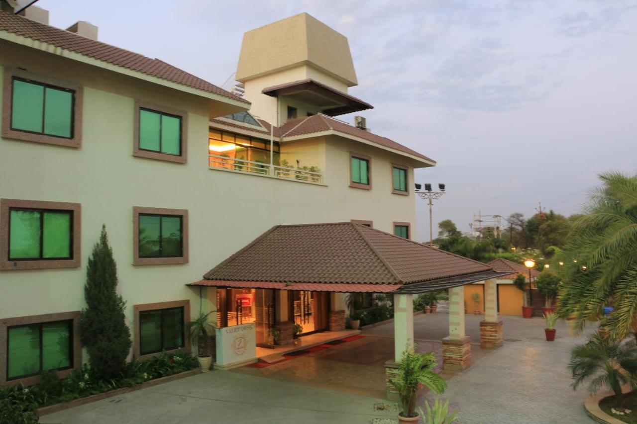 Jalsa Hotel & Banquets,印多尔 外观 照片