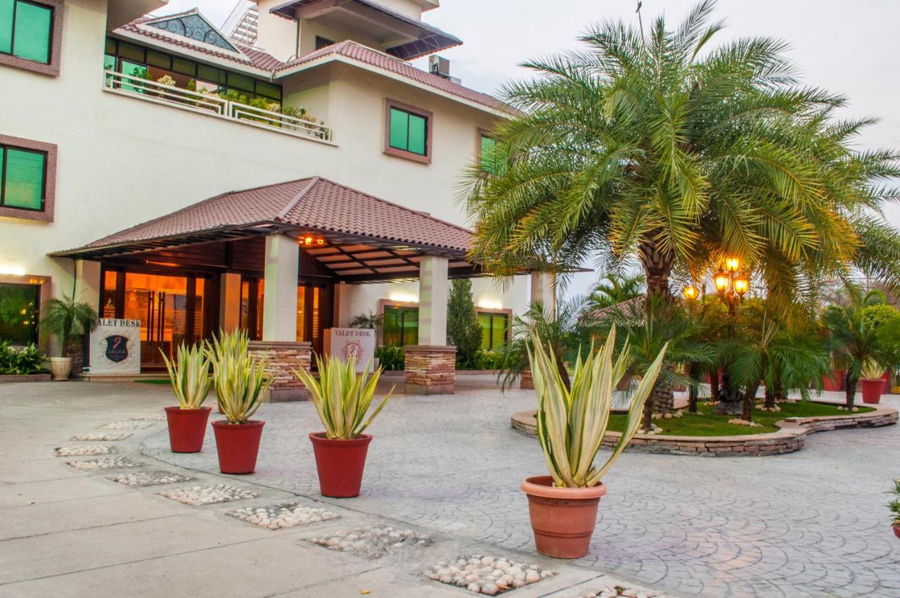 Jalsa Hotel & Banquets,印多尔 外观 照片