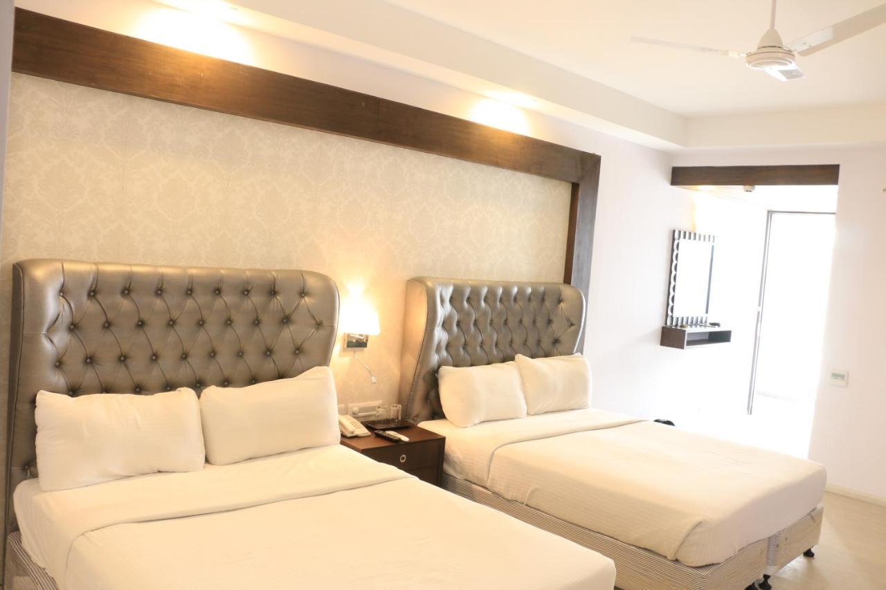Jalsa Hotel & Banquets,印多尔 外观 照片