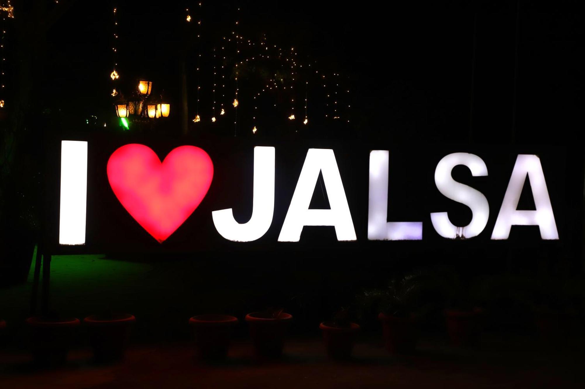 Jalsa Hotel & Banquets,印多尔 外观 照片