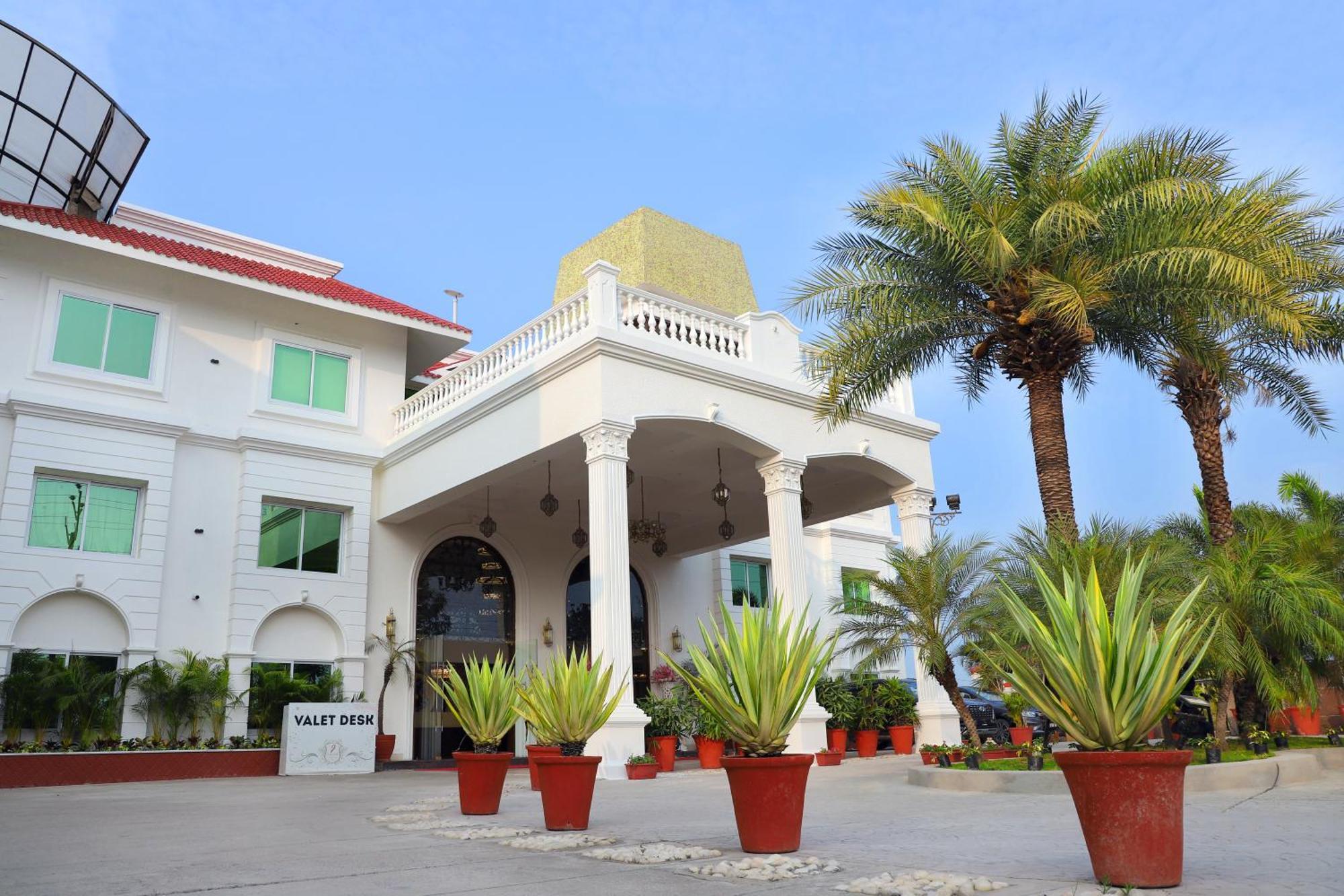 Jalsa Hotel & Banquets,印多尔 外观 照片