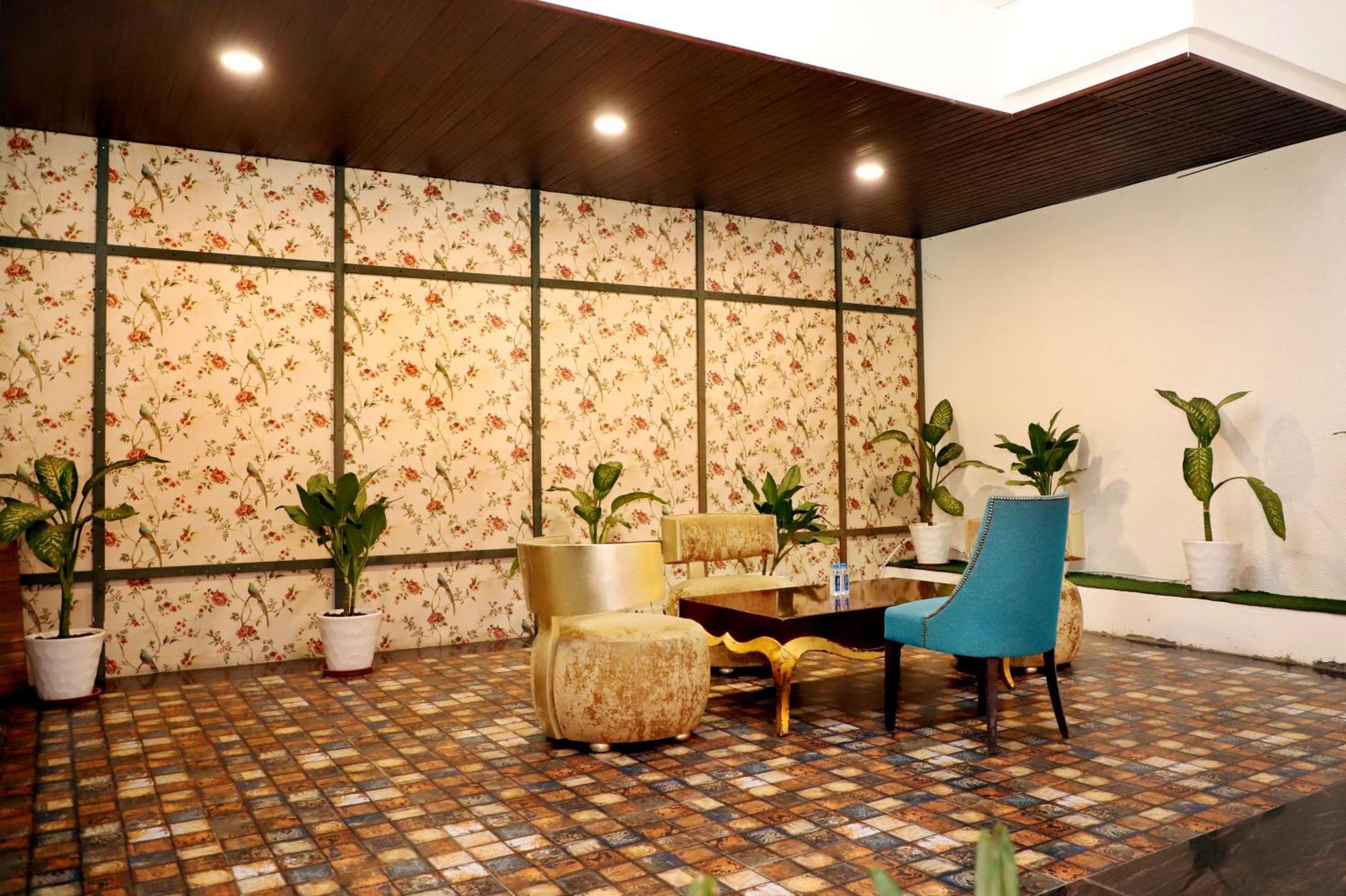 Jalsa Hotel & Banquets,印多尔 外观 照片
