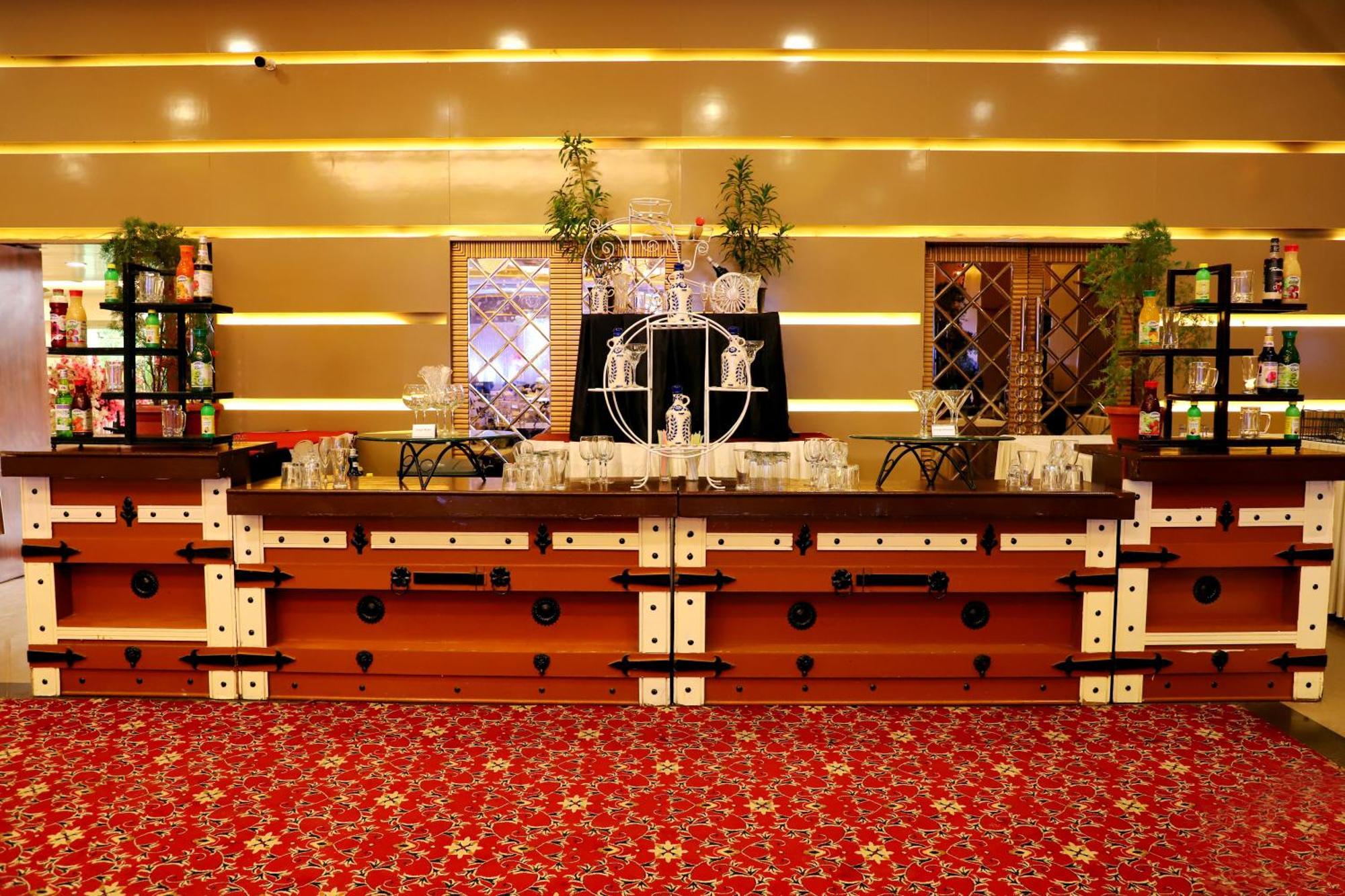 Jalsa Hotel & Banquets,印多尔 外观 照片