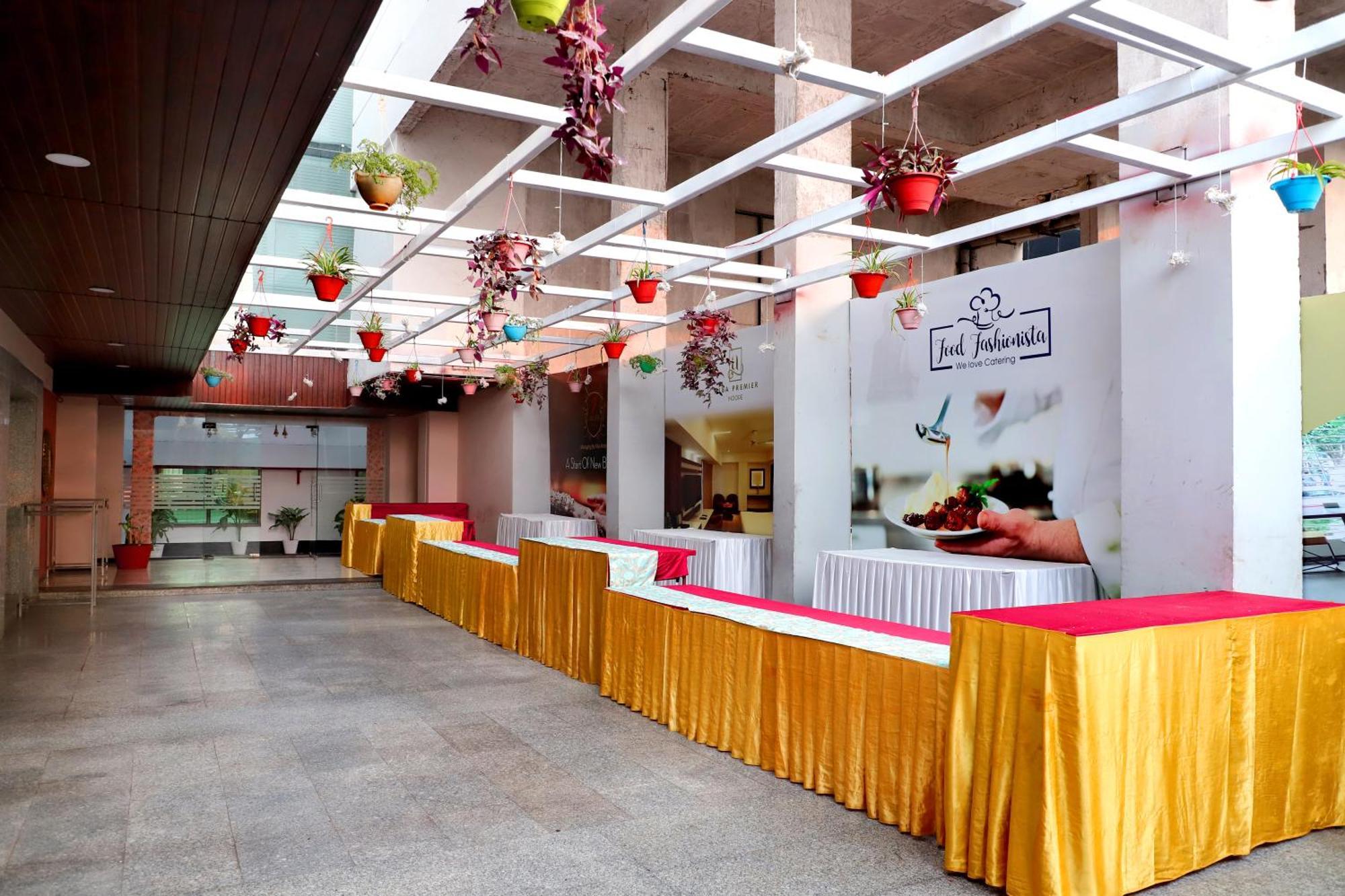Jalsa Hotel & Banquets,印多尔 外观 照片