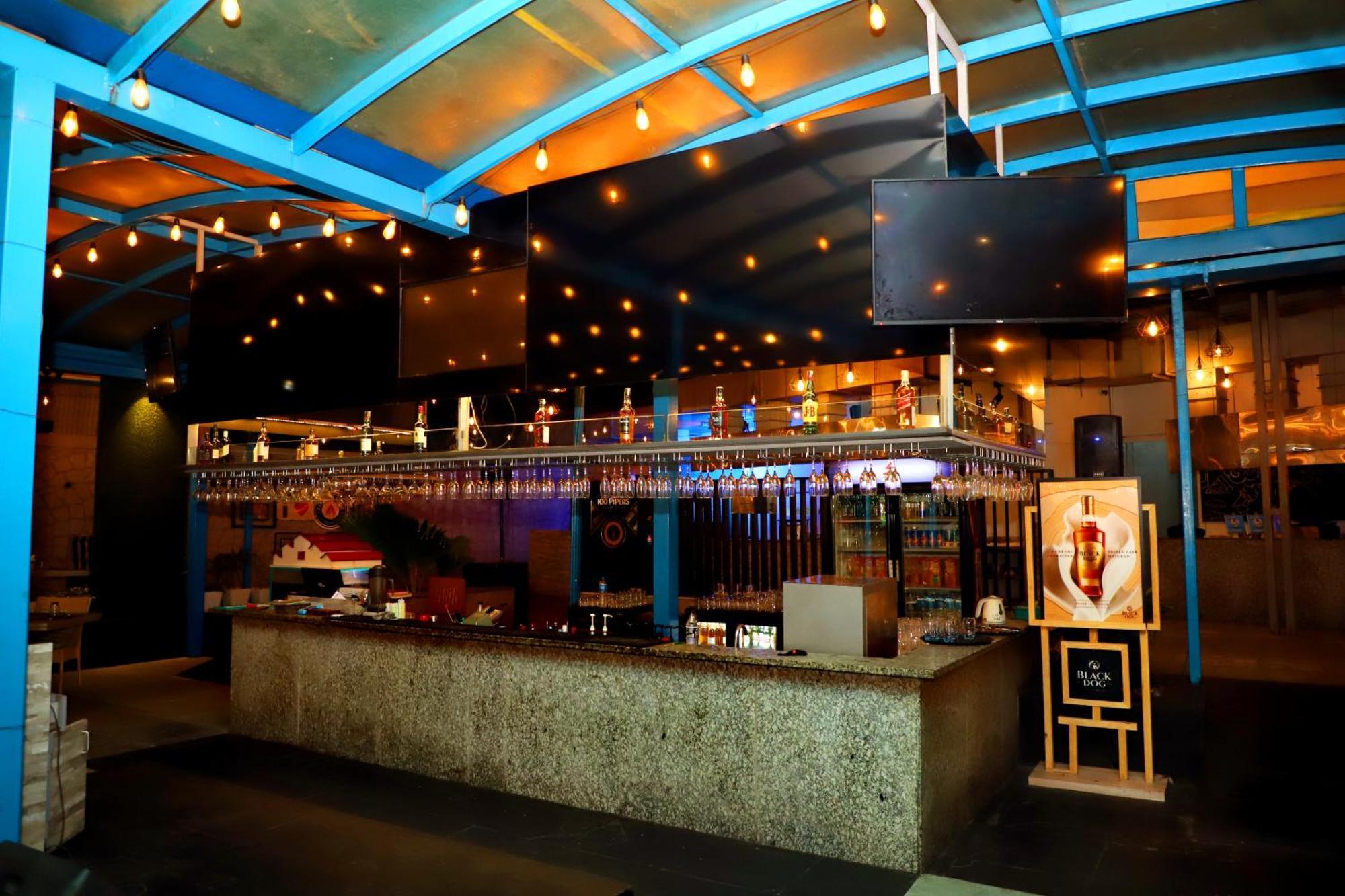 Jalsa Hotel & Banquets,印多尔 外观 照片